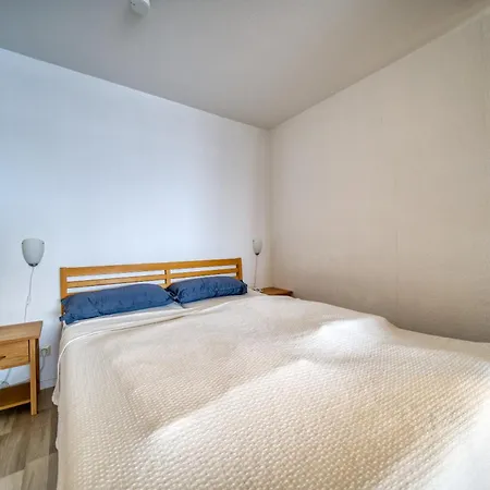 - Haus D, App 0d0201