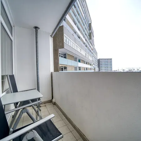- Haus D, App 0d0201 *